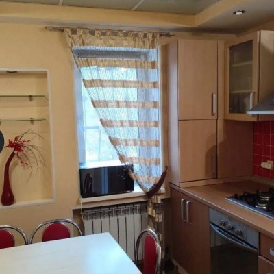 Продам трёхкомнатную квартиру , кв. Ленинского  Комсомола