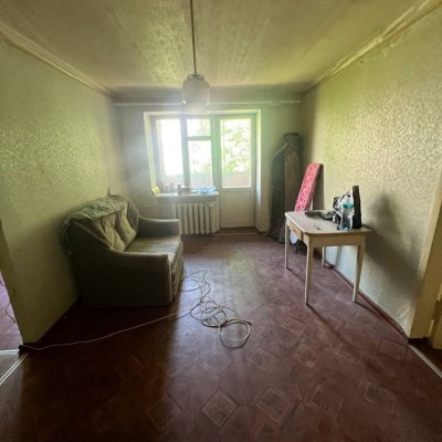 Продам 2-х комнатную квартиру на ул. Звейника 2/5 эт Продам 2-х комнатную квартиру на ул. Звейника 2/5 эт
