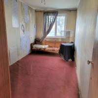 Продам 2-к квартиру на кв. Комарова (р-н к-ра "Мир") г. Луганск