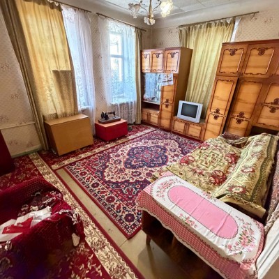 Продам 3 х комнатную квартиру в старом центре города по улице Ленина 68 Продам 3 х комнатную квартиру в старом центре города по улице Ленина 68
